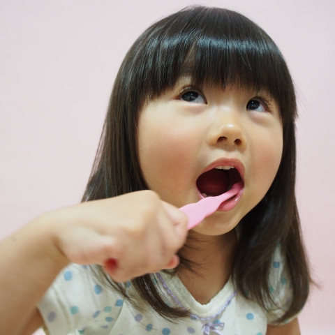 予防歯科室「幼児のフッ素塗布」の説明